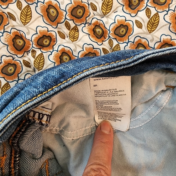 Tommy Hilfiger Jeans - Picture 7 of 11